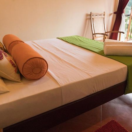 Aronka Homestay Kandy Extérieur photo