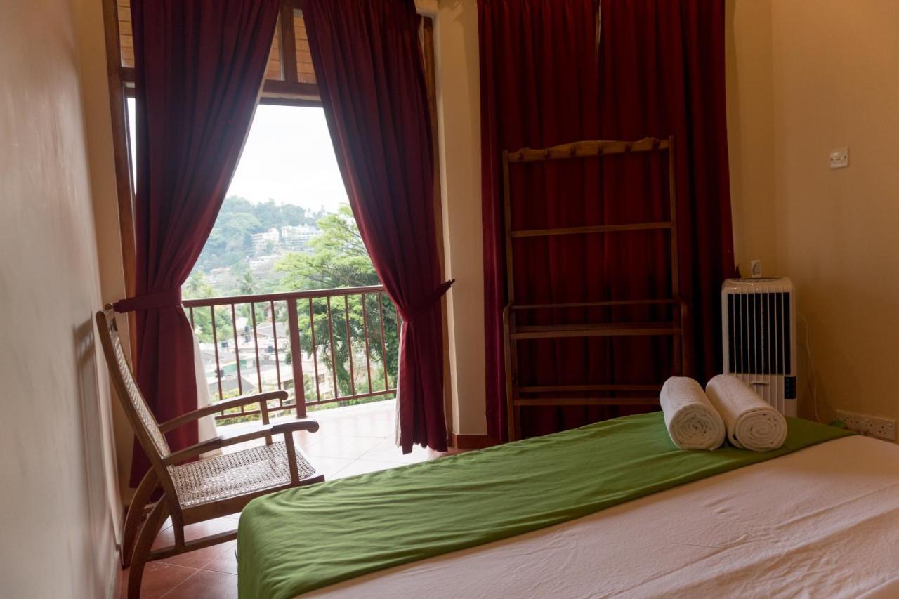 Aronka Homestay Kandy Extérieur photo
