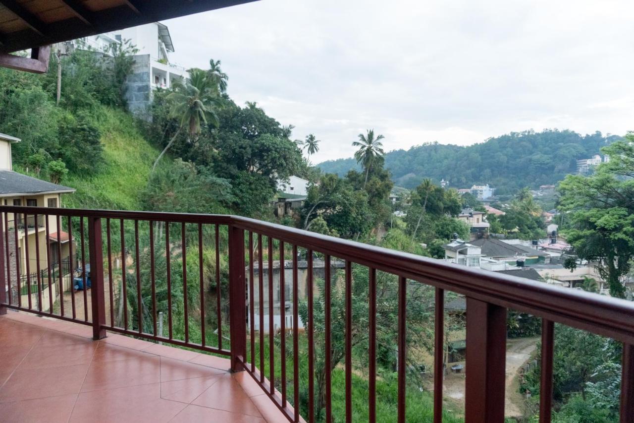 Aronka Homestay Kandy Extérieur photo